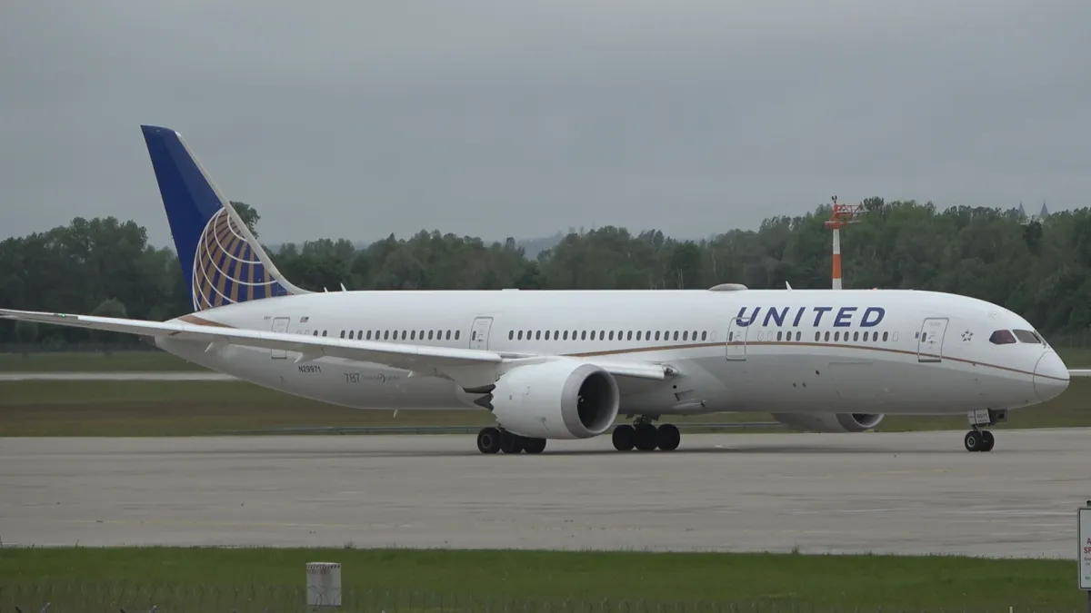 United Dreamliner B787 MUC Muenchen