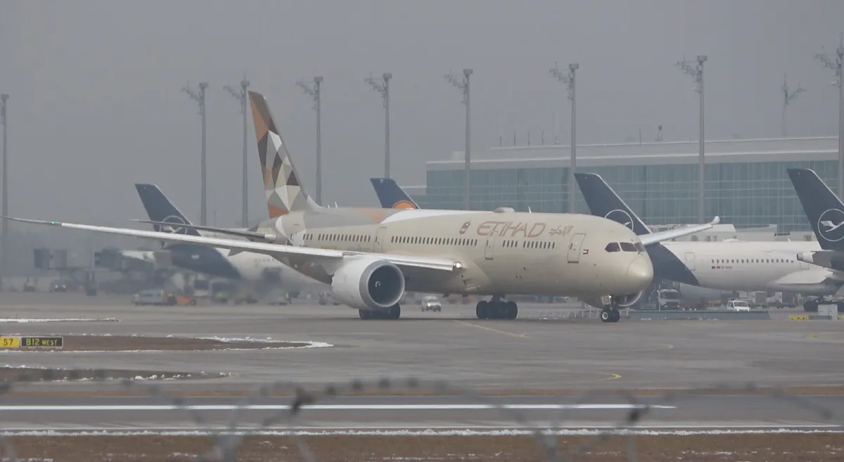 Etihad Dreamliner B787 zwischen Lufthansa MUC