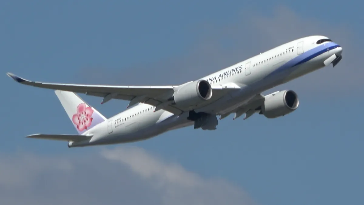 China Airlines A350 takeoff 07C