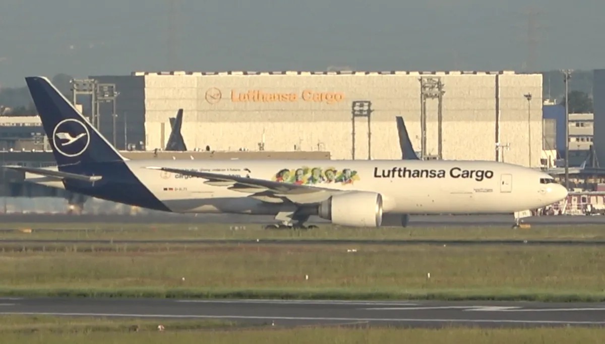 Lufthansa Cargo B777 CargoHumanCare D ALFI 9zu6