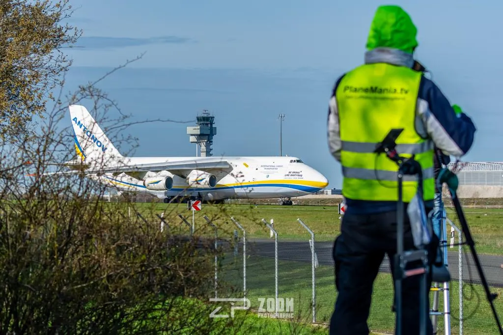 Leipzig LEJ A380 LH Training 2023 04 12 at 20.19.00 mit Thomas Planemania